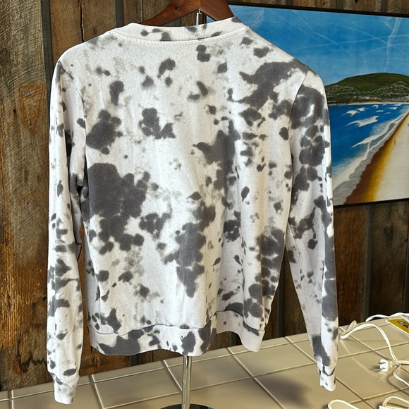 Def Leppard Sweatshirt USED . Worn but looks comphy - Picture 3 of 7